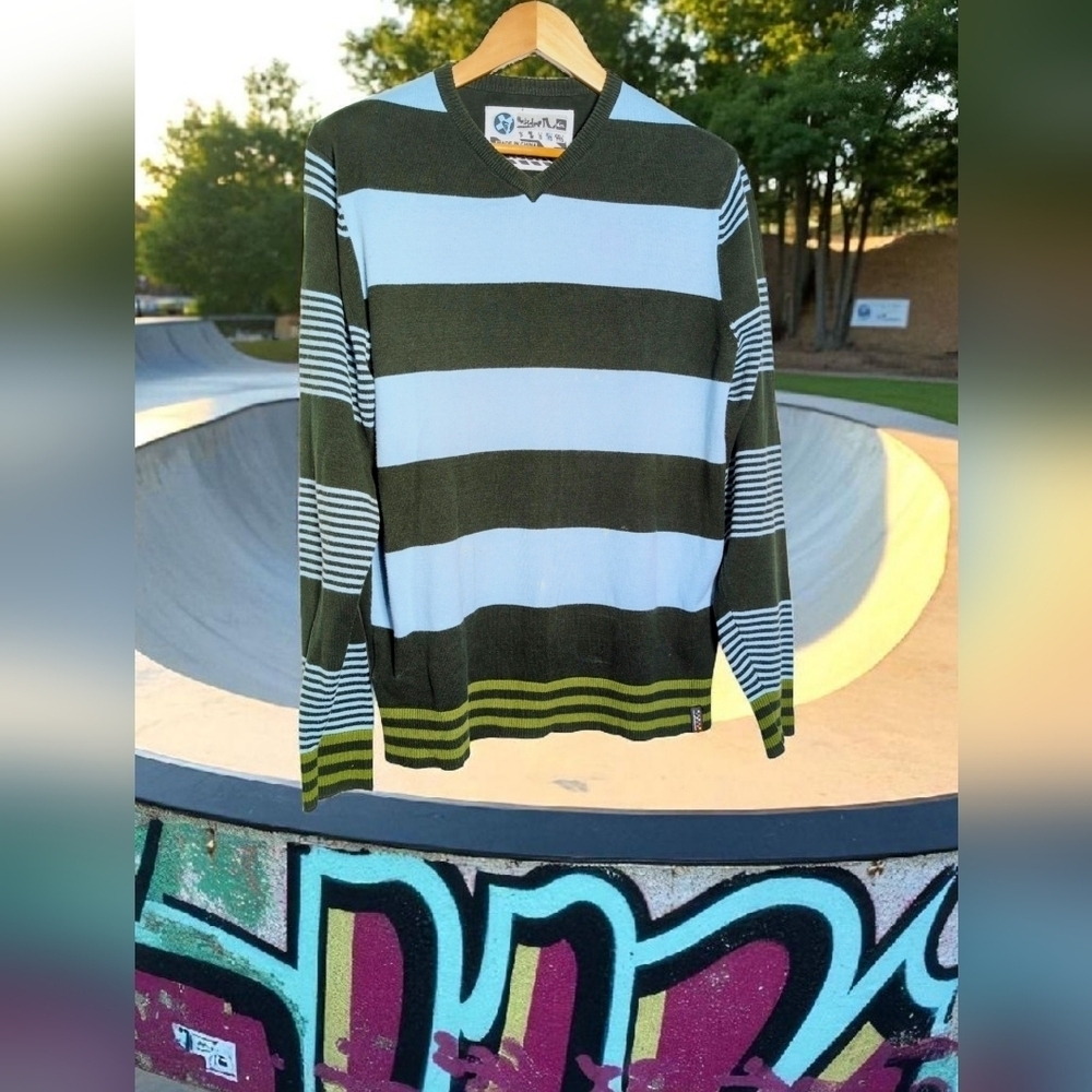 Vintage Quicksilver XL Striped Green / Blue Skateboard Sweater